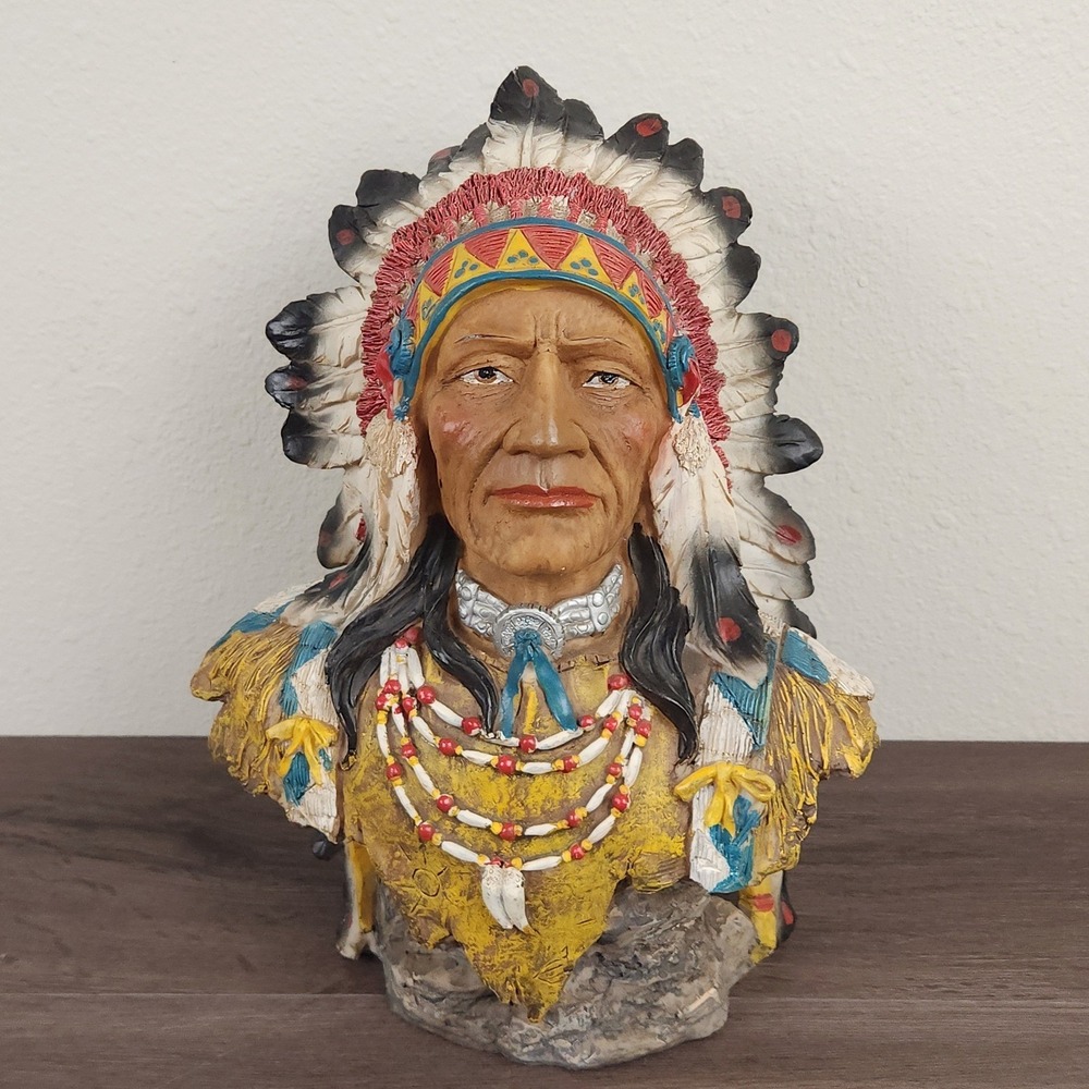 Lipcote Polyresin Native American Chief Bust Figurine‎ 13.5" War Bonnet Statue